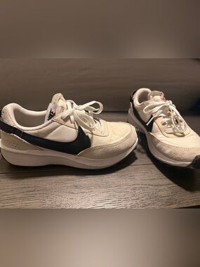 1972 Nike women’s Cream and Black Trail-Inspired Sneakers